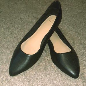 Black ballet flats